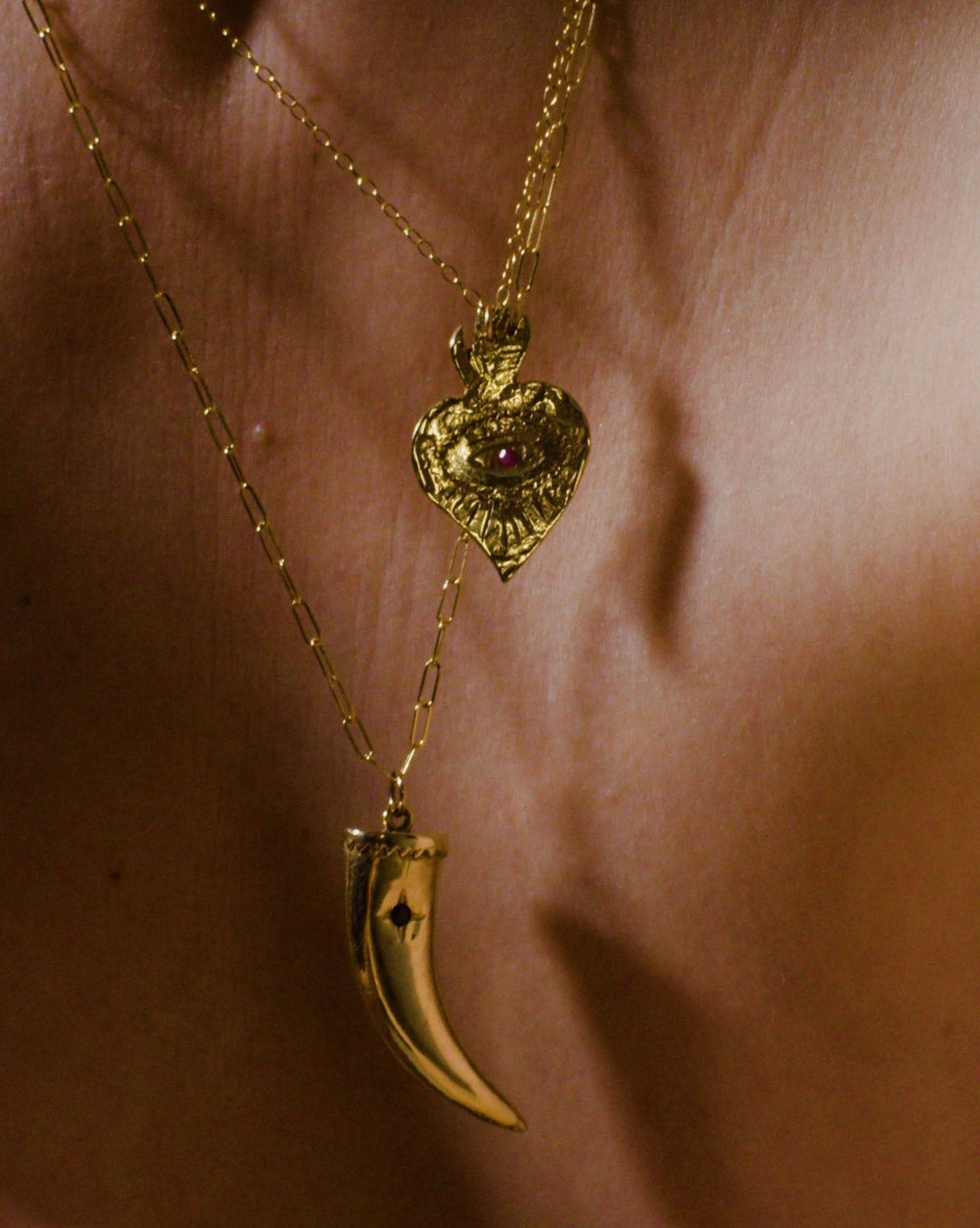 COLLIER COEUR SACRE PRÉCIEUX