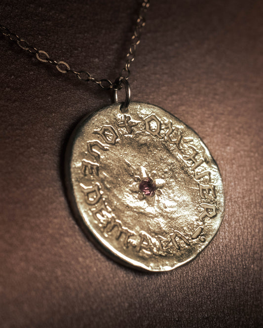 COLLIER PLUS QU'HIER MOINS QUE DEMAIN