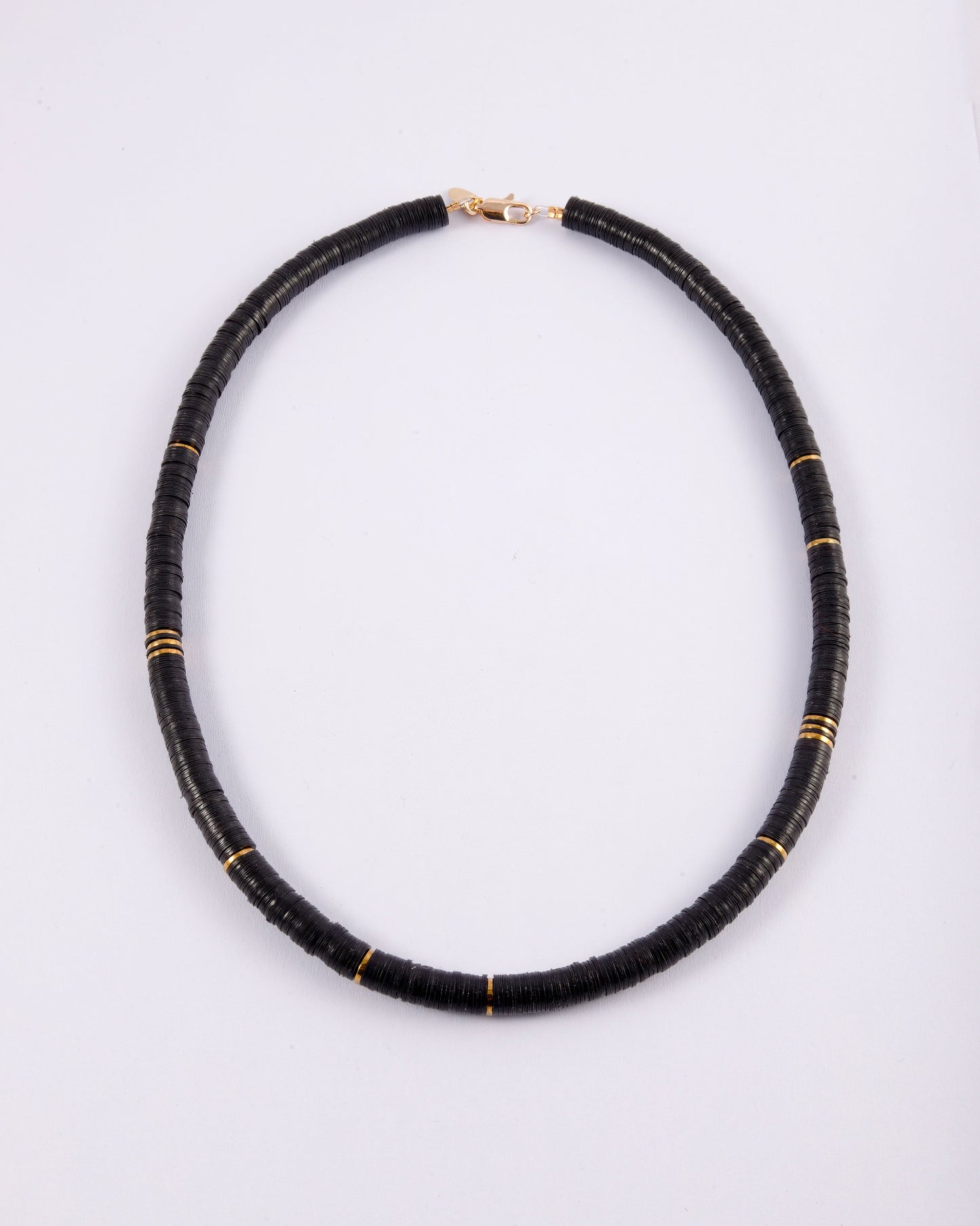 COLLIER INES